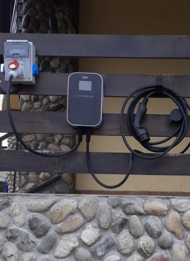 Pensiunea Gradinarilor Cu Ciubar Si Statie De Incarcare Electrica Auto Comanesti  外观 照片