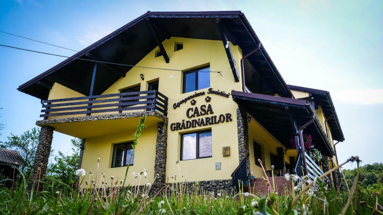 Pensiunea Gradinarilor Cu Ciubar Si Statie De Incarcare Electrica Auto Comanesti  外观 照片