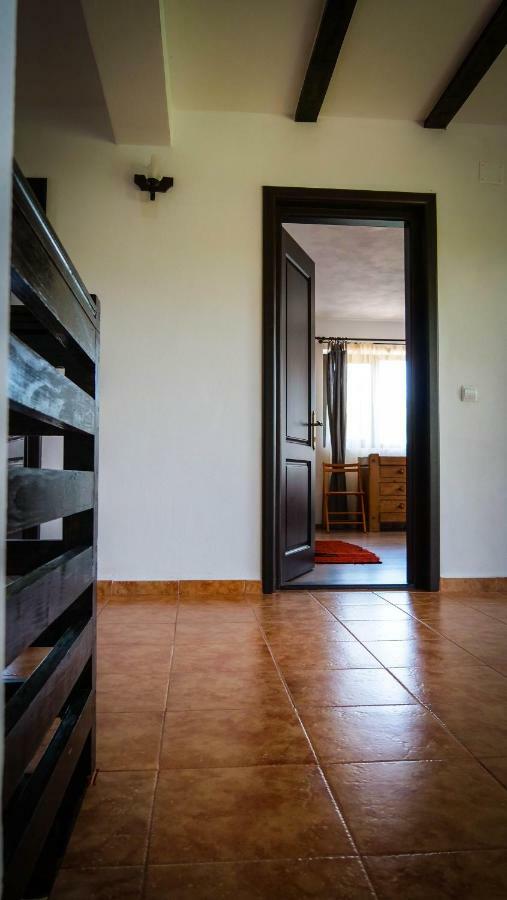 Pensiunea Gradinarilor Cu Ciubar Si Statie De Incarcare Electrica Auto Comanesti  外观 照片
