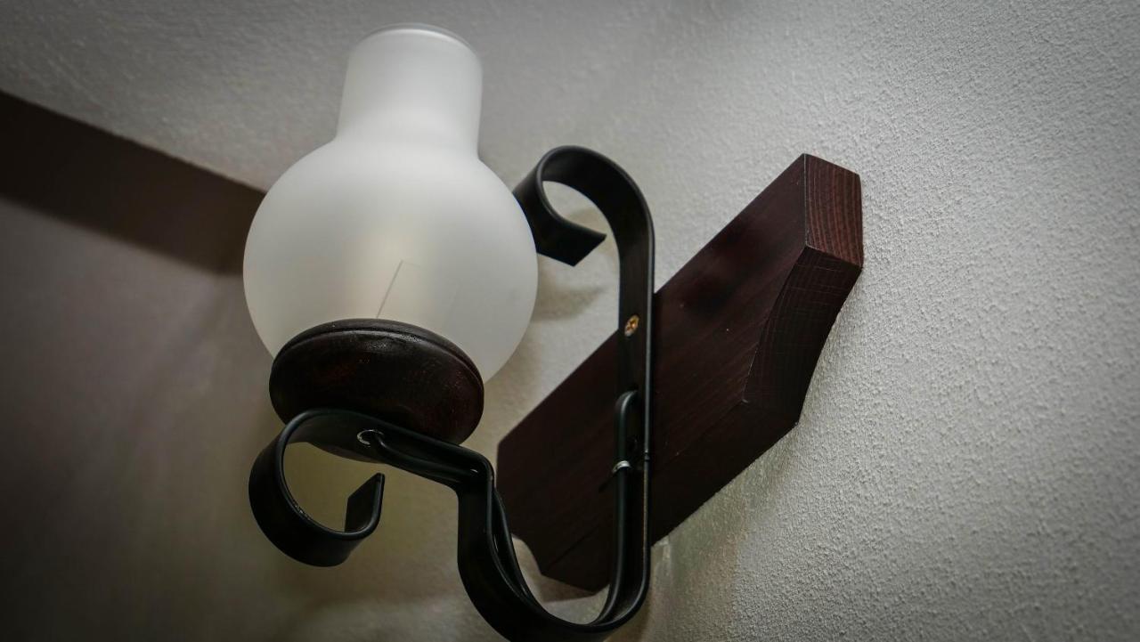 Pensiunea Gradinarilor Cu Ciubar Si Statie De Incarcare Electrica Auto Comanesti  外观 照片